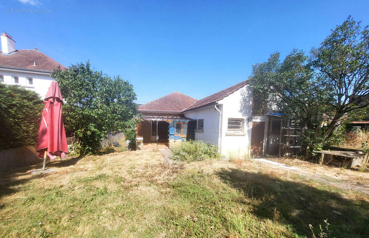 Maison individuelle de plain pied sur sous sol - 5 pièces - 3 chambres - garage - terrasse et jardin - photo 2
