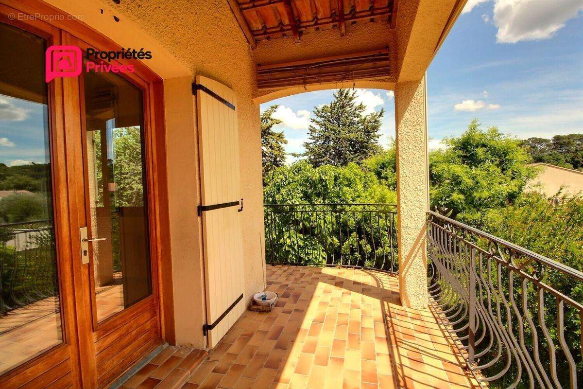Spacieuse maison 4 chambres, un bureau ,grand  garage, atelier, avec vue., au calme - photo 4