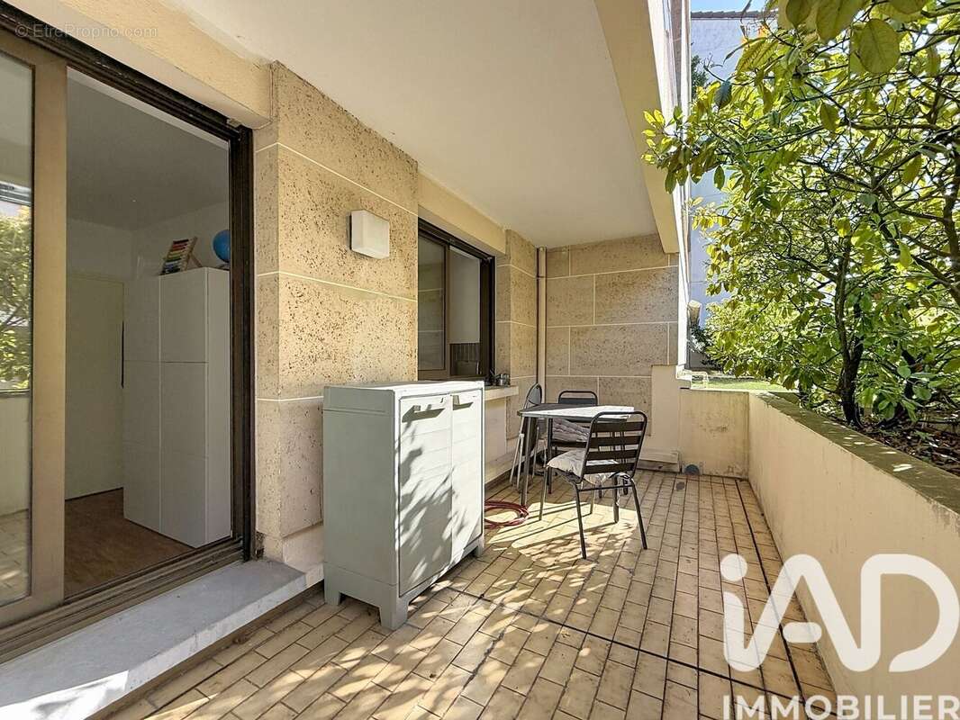 Photo 2 - Appartement à COURBEVOIE