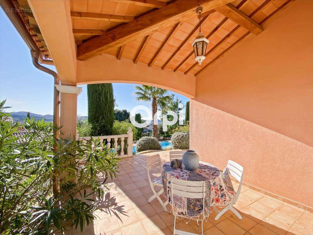 Maison à LA CADIERE-D&#039;AZUR