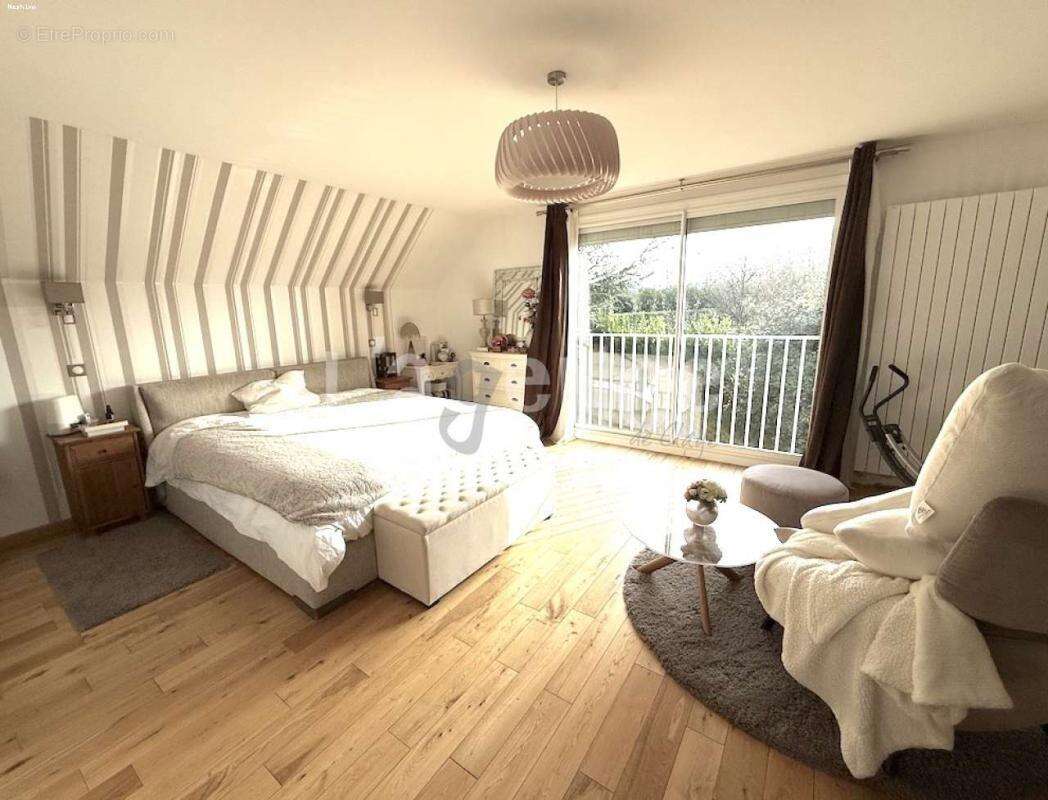 Maison à CLAYE-SOUILLY