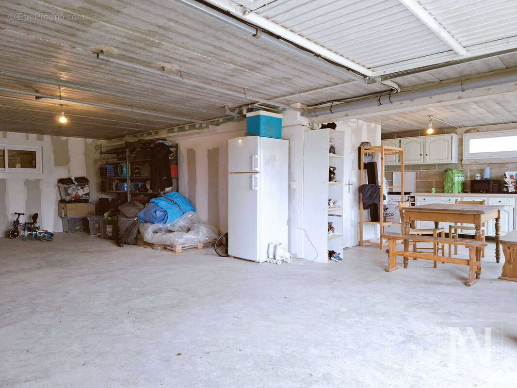 Maison à MONTSUZAIN