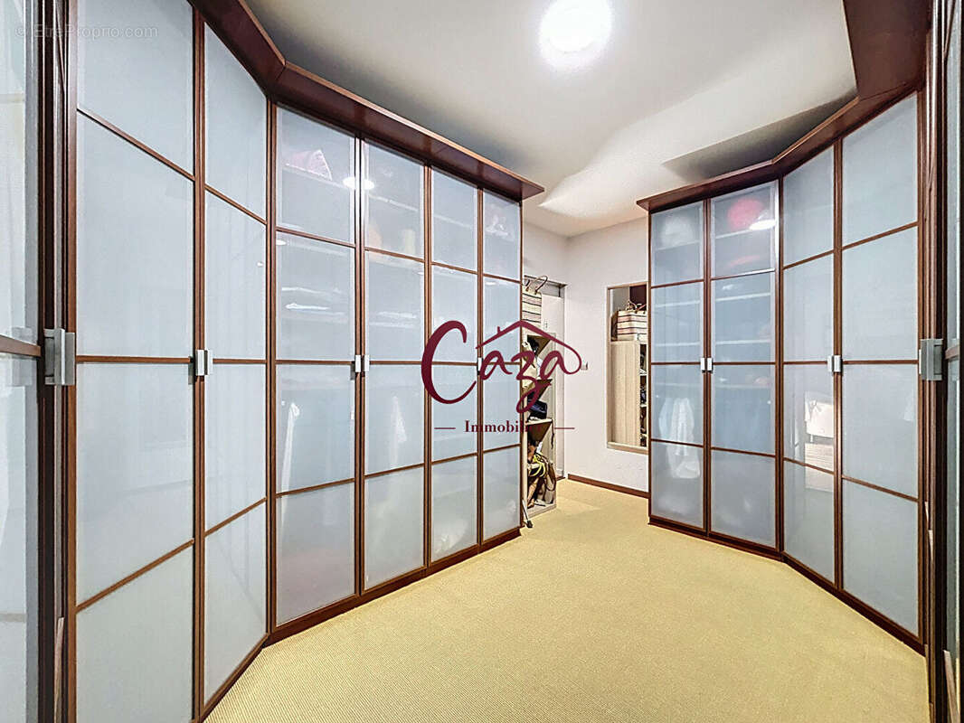 Maison à FARGUES-SAINT-HILAIRE