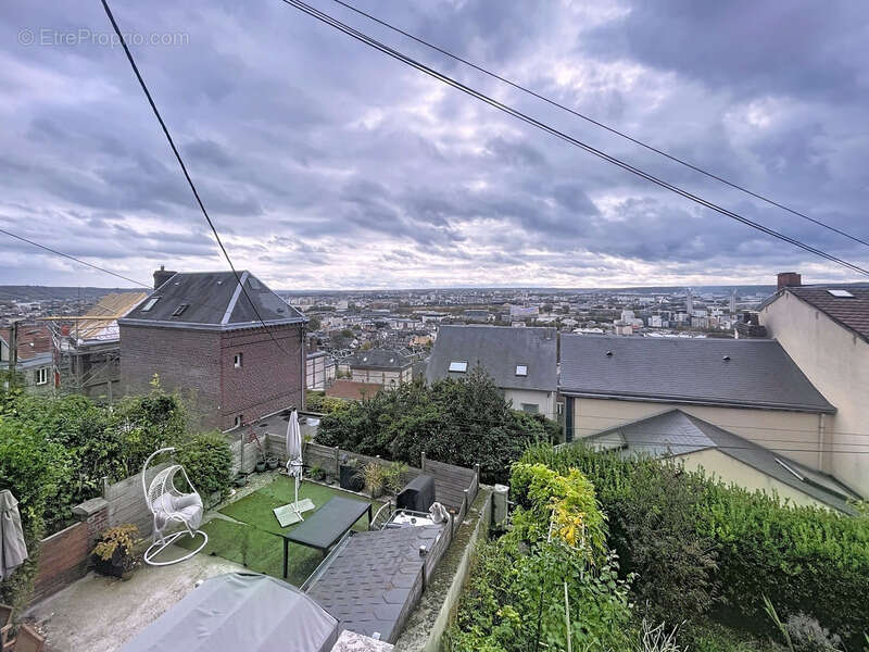 Maison à MONT-SAINT-AIGNAN