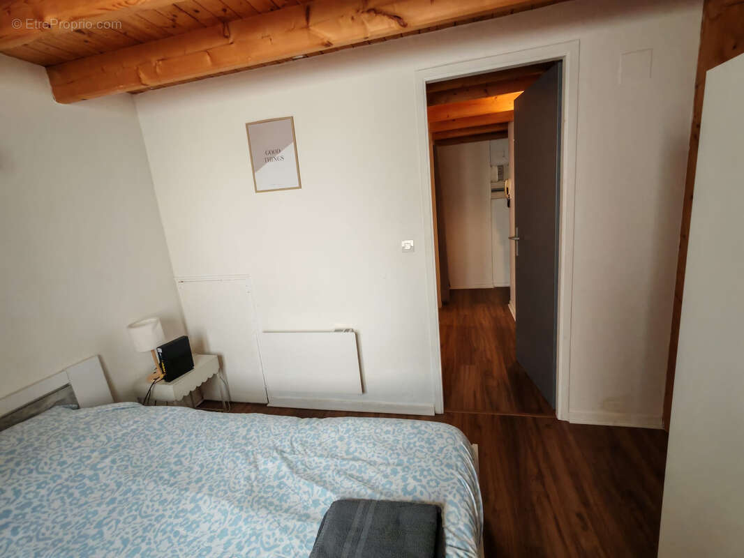 F2 Duplex centre-ville - Cathédrale Saint-George - photo 7