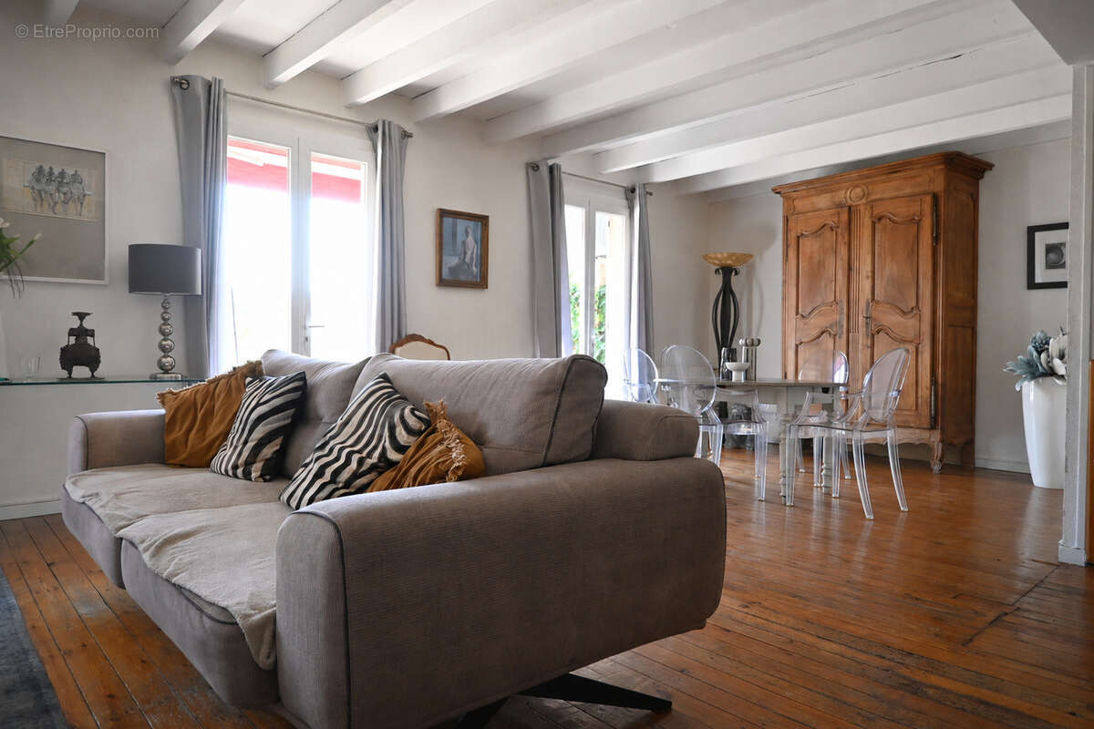 Maison de caractère avec piscine et doubles garages quartier Pasteur - photo 5