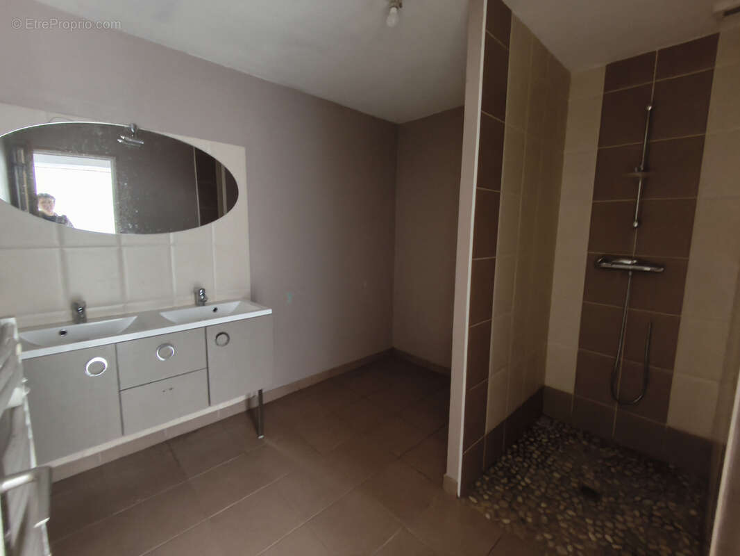 Maison à VILLEDIEU-LES-POELES