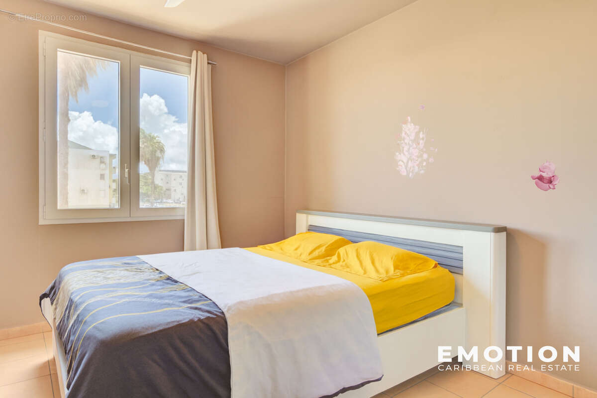 Appartement à BAIE-MAHAULT