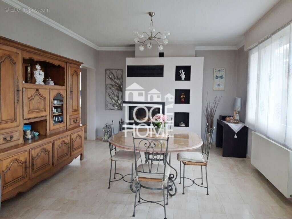 Maison à COURRIERES