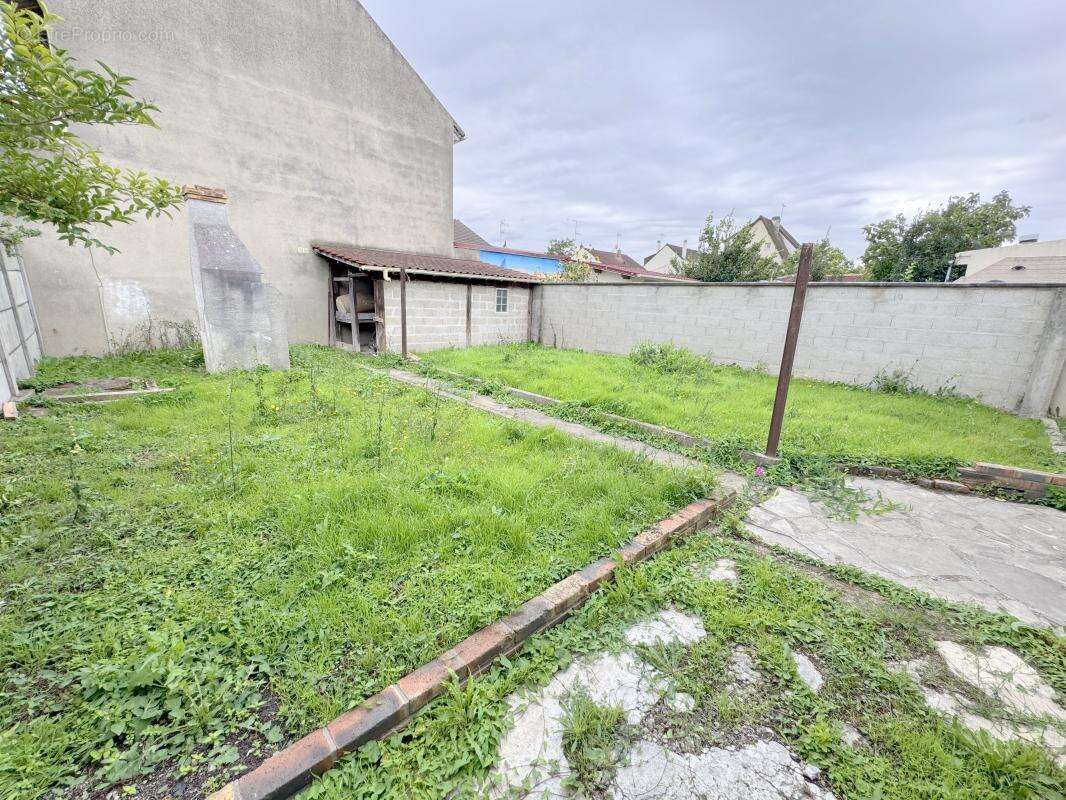 Maison à LE BLANC-MESNIL