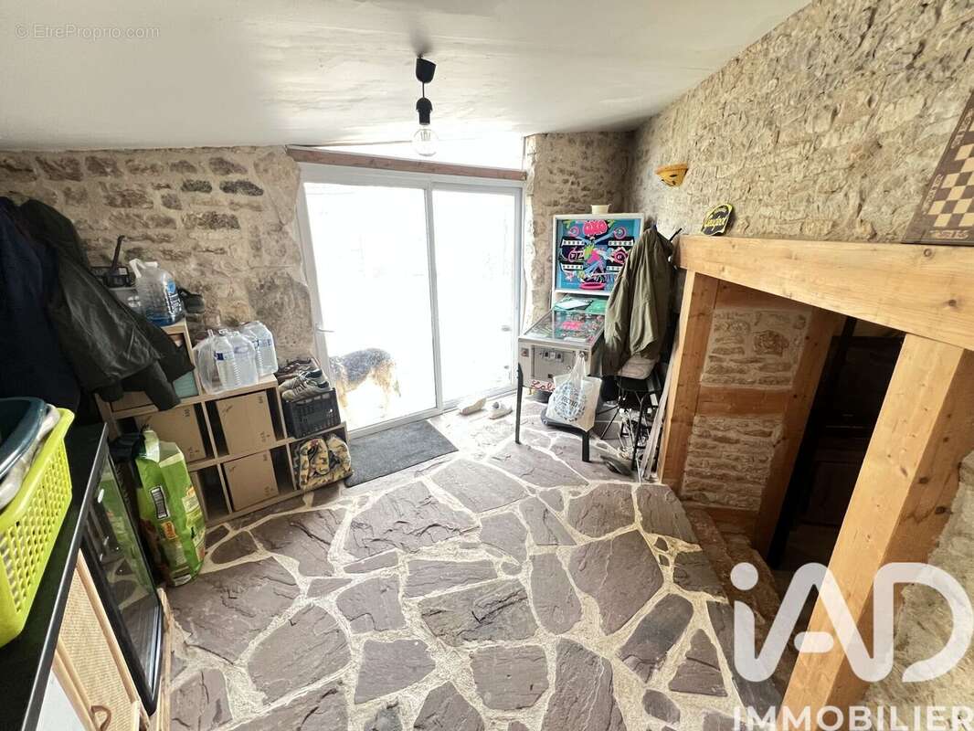 Photo 3