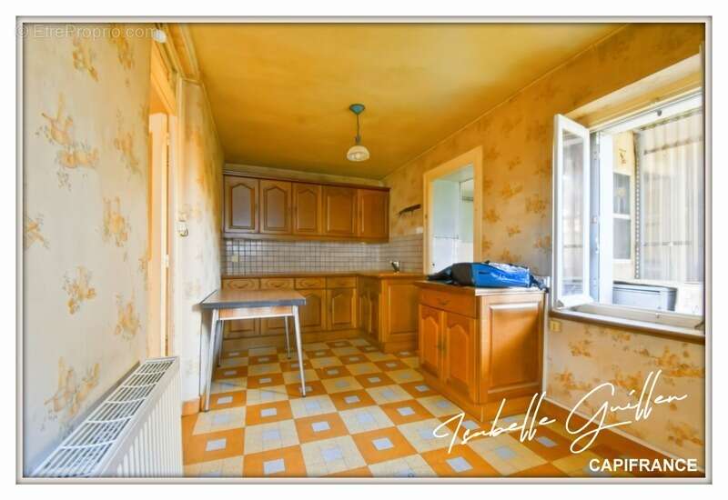 Maison à LE CHATELET