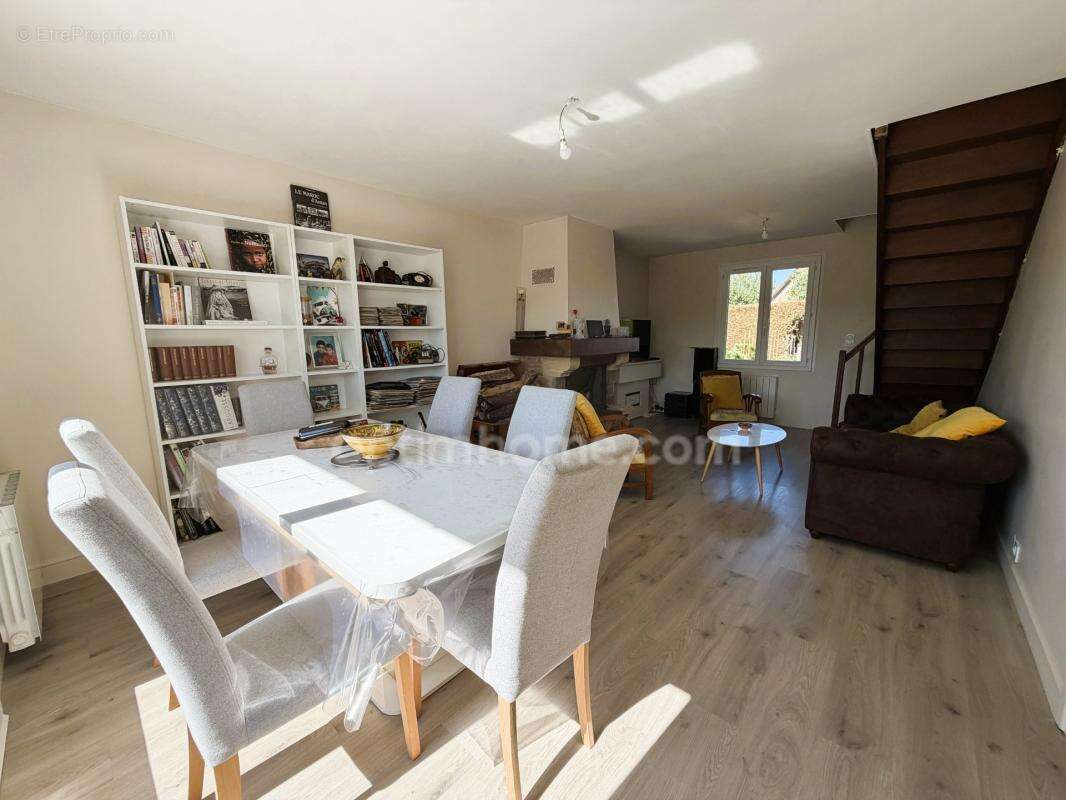 Maison familiale 4 chambres - vie de plain-pied, garage et grand jardin - Saint-Germain-de-Livet (14100) - photo 6