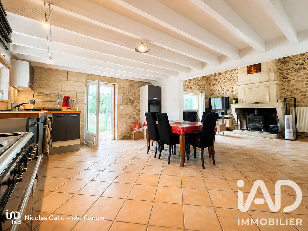 Maison 96 m² à Saint-Leon  - photo 4