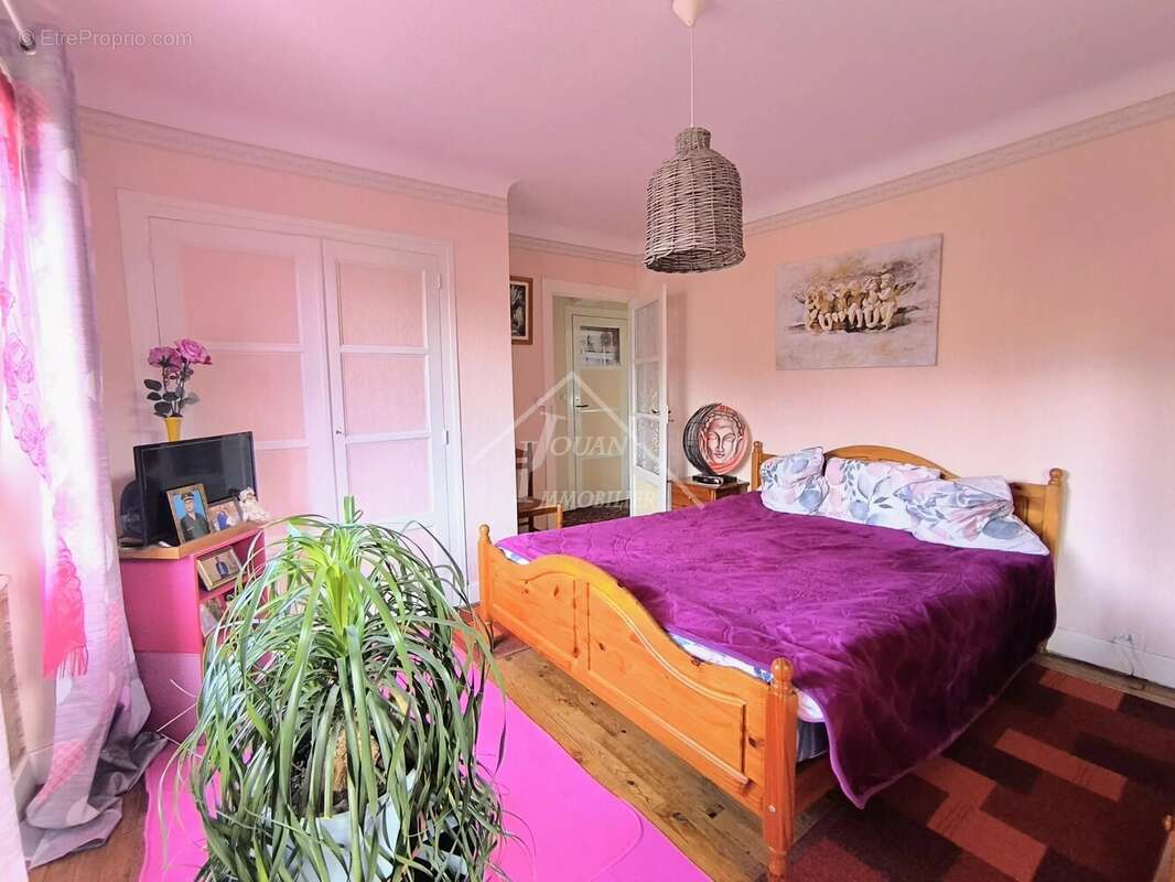 Maison à SAINT-ELOY-LES-MINES