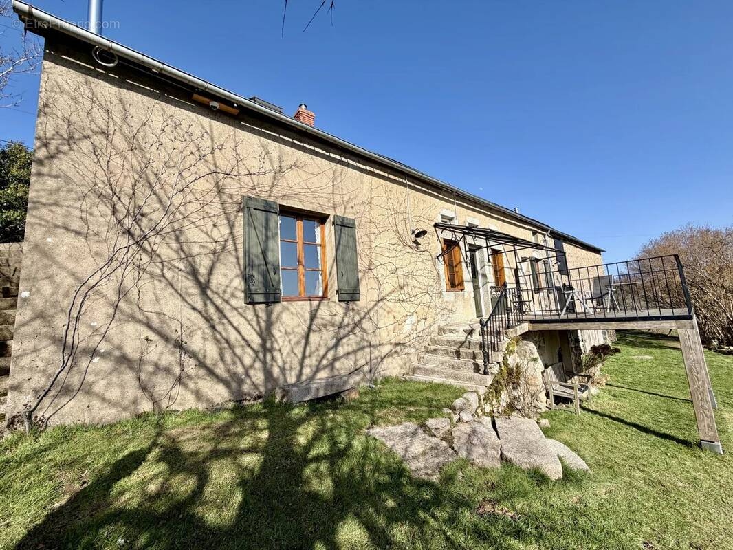 Maison à MONTSAUCHE-LES-SETTONS