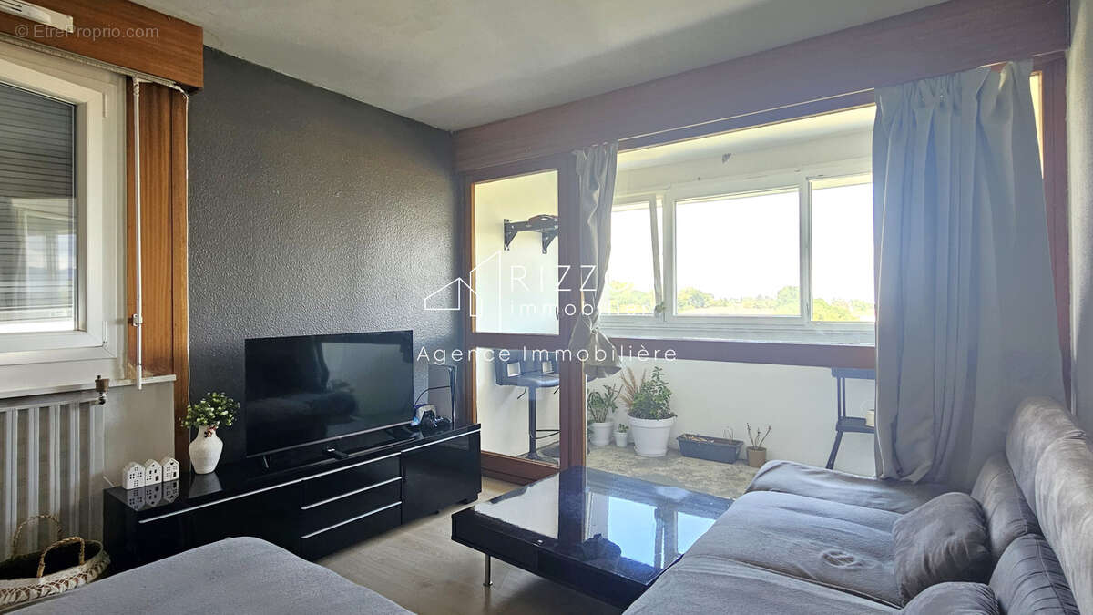 Ferney, T3 en attique 65,5 m2 avec parking et cave - photo 16