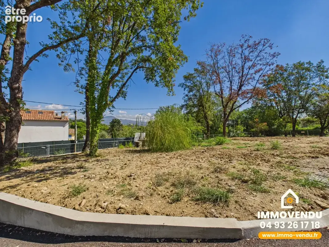 Terrain plat viabilisé 746m² - 111m² constructible - LA GAUDE - photo 3