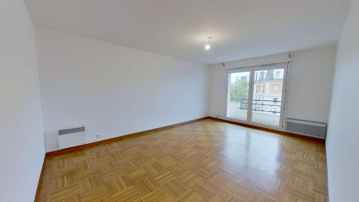Appartement à LA GARENNE-COLOMBES