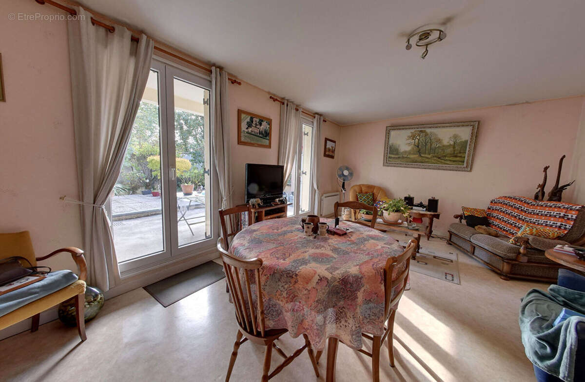 Appartement à DOURDAN