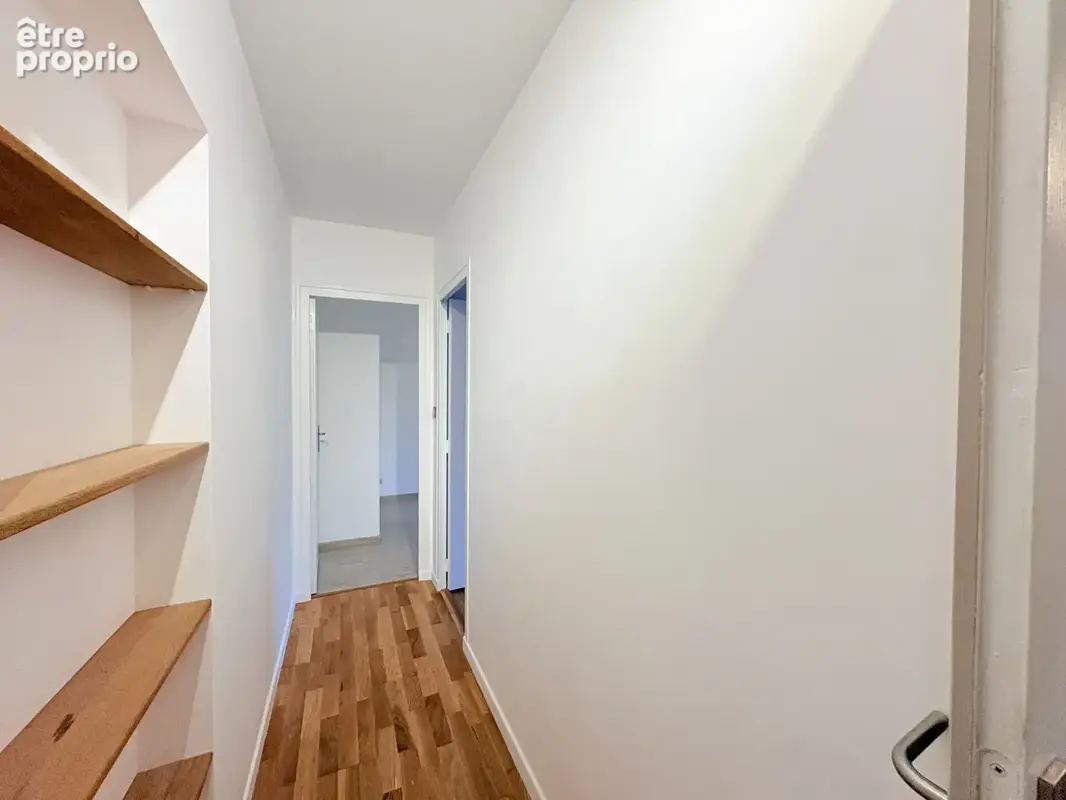 Appartement T4 avec balcon, garage et vue dégagée - Bord de Loire - photo 9