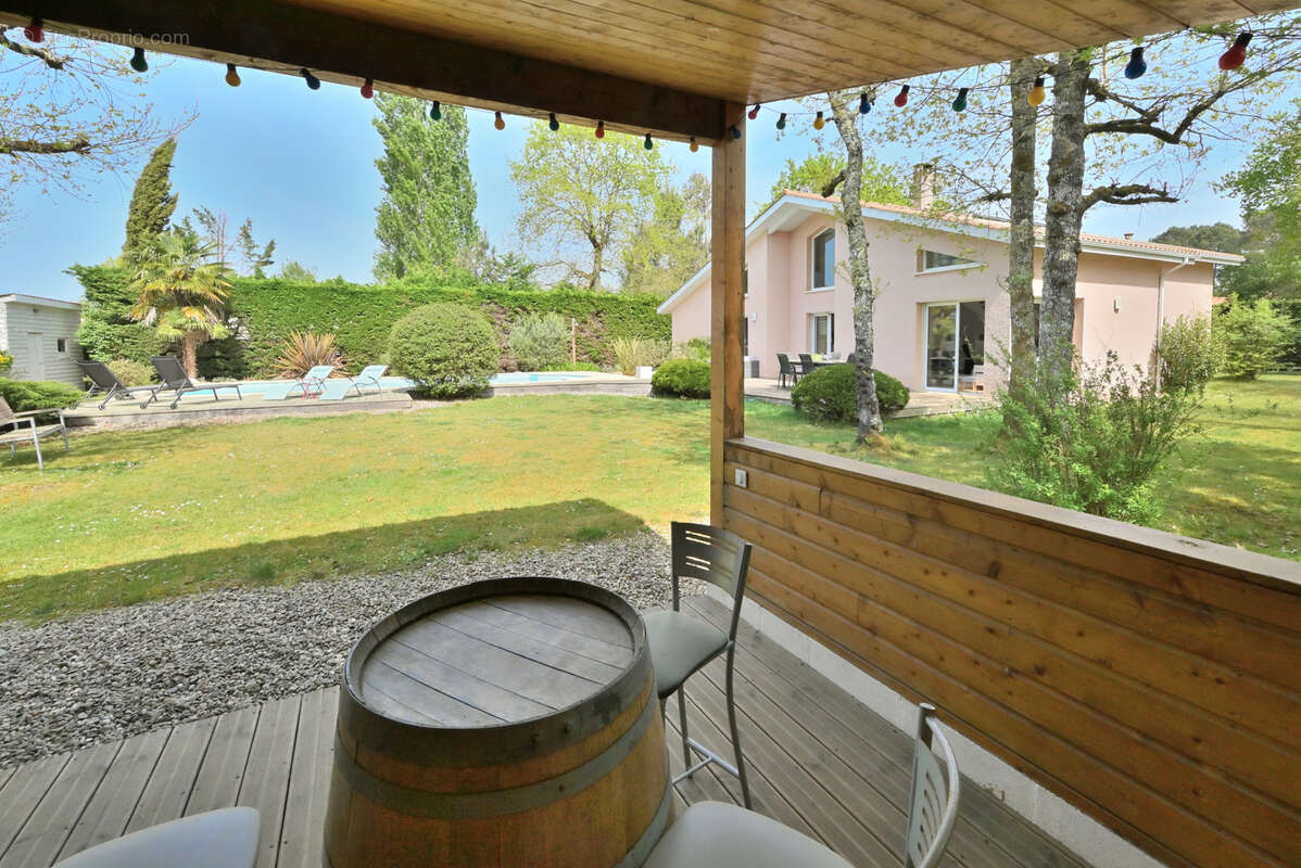 Maison à SAINT-JEAN-D'ILLAC