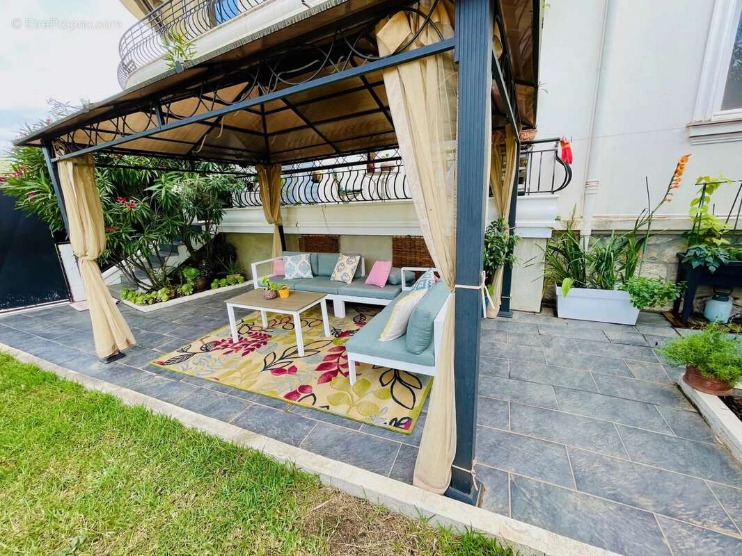 Appartement à ROQUEBRUNE-CAP-MARTIN