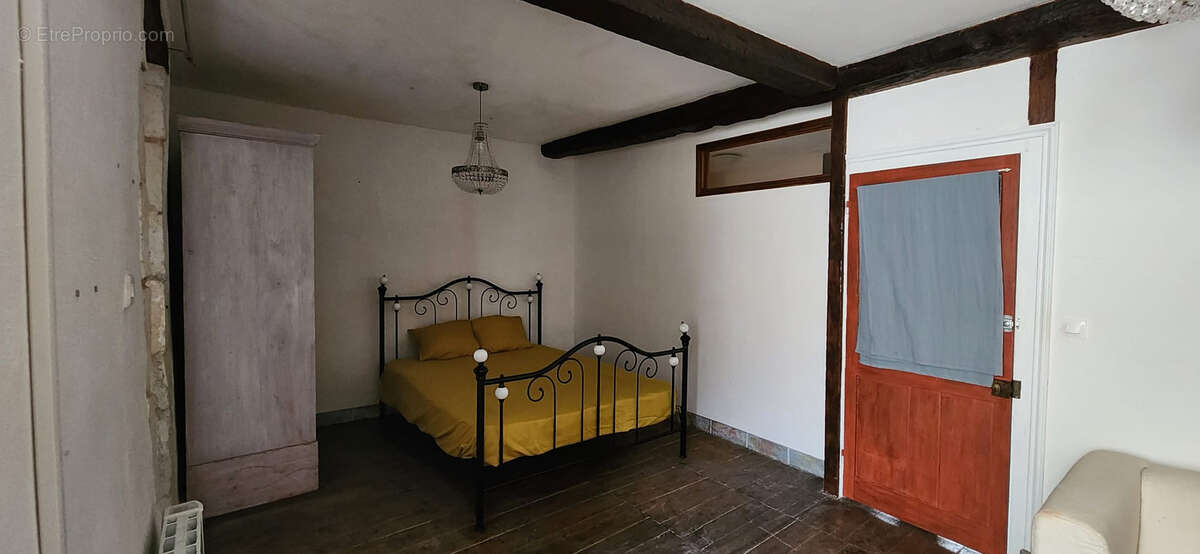 Maison à SAINT-GEORGES-DE-MONTCLARD