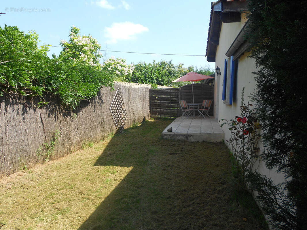 ensemble immobilier à MENESPLET - photo 8