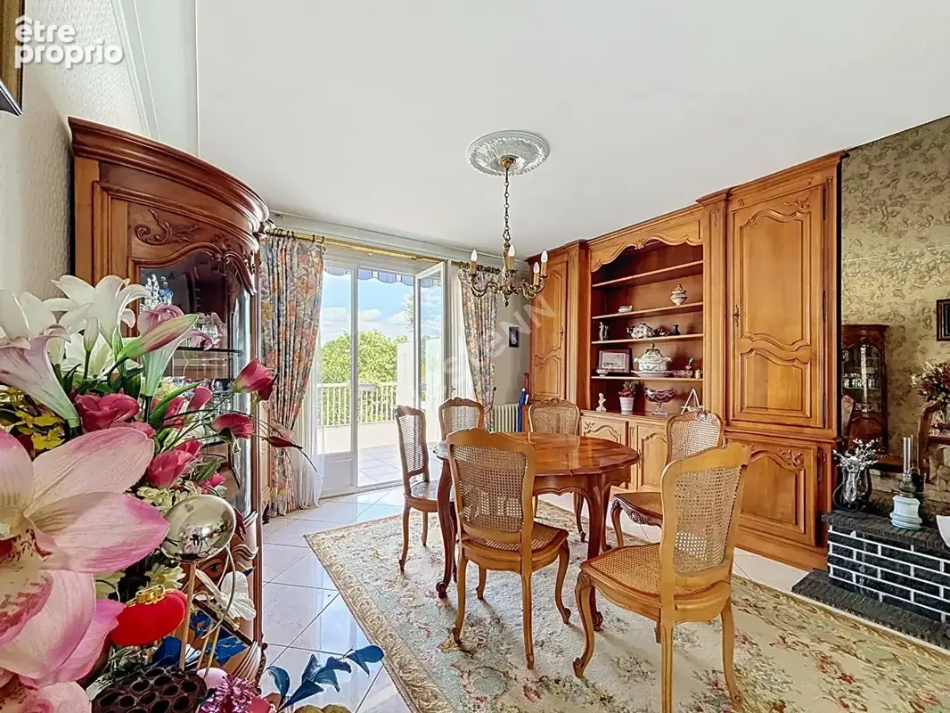 A vendre : Maison familiale de 7 pièces avec un joli jardin et garage- Rezé - photo 10