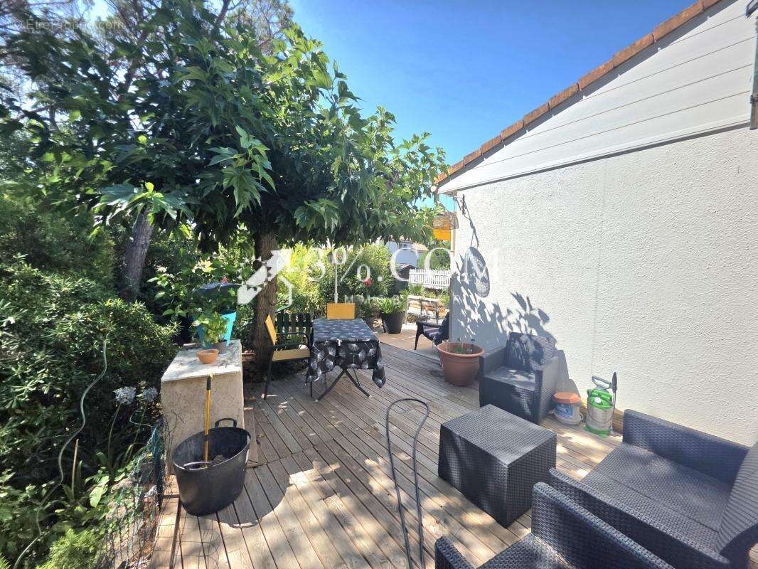Villa rénovée avec piscine au calme - photo 22