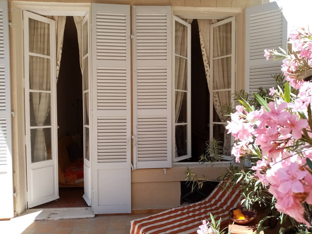 Appartement à MARSEILLE-1E