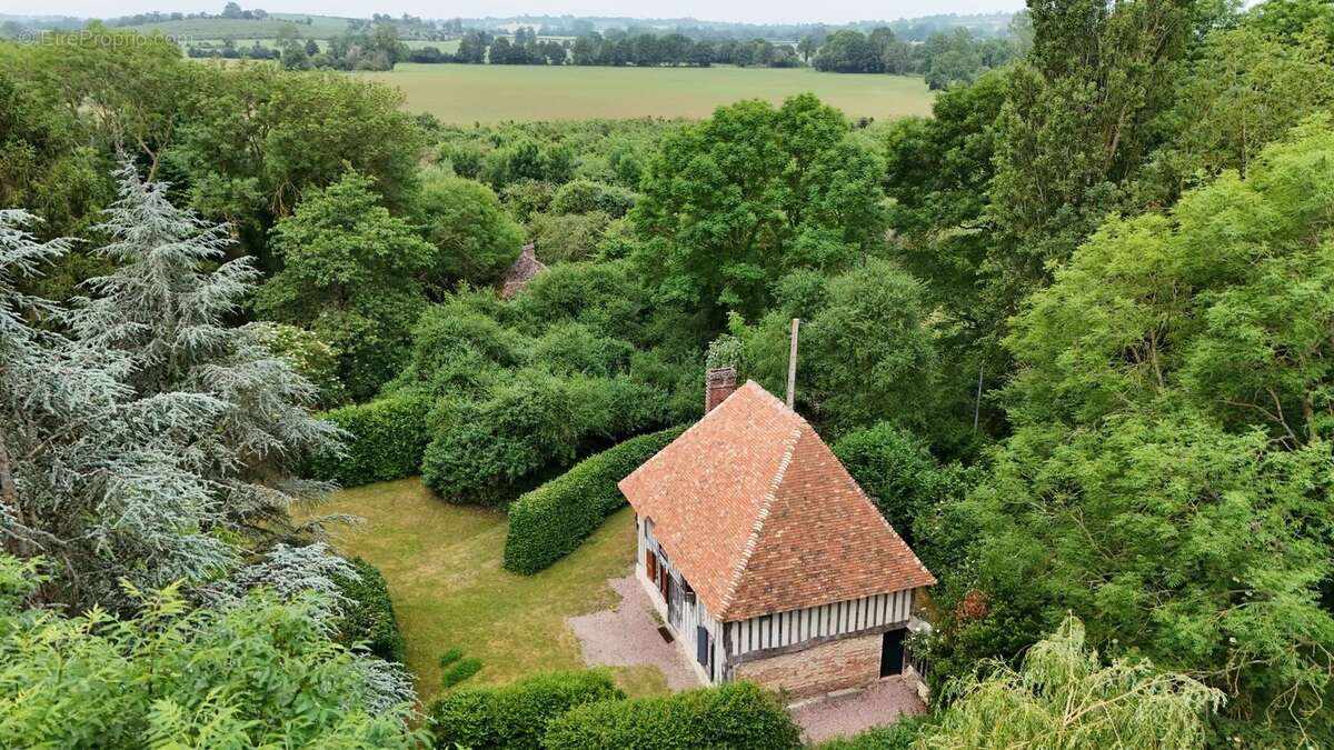Maison à SAINT-PIERRE-SUR-DIVES