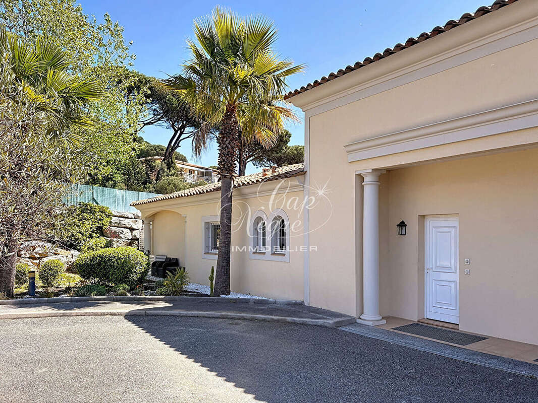 Maison rénovée proche commodités avec jardin et 3 parkings à vendre à sainte maxime - golfe de saint tropez - photo 14