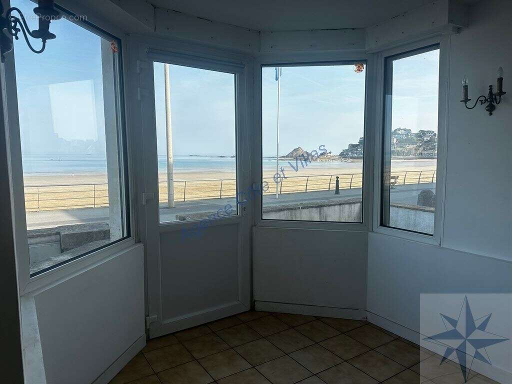 Villa sur la digue du Val-André. Pleine vue mer - photo 2
