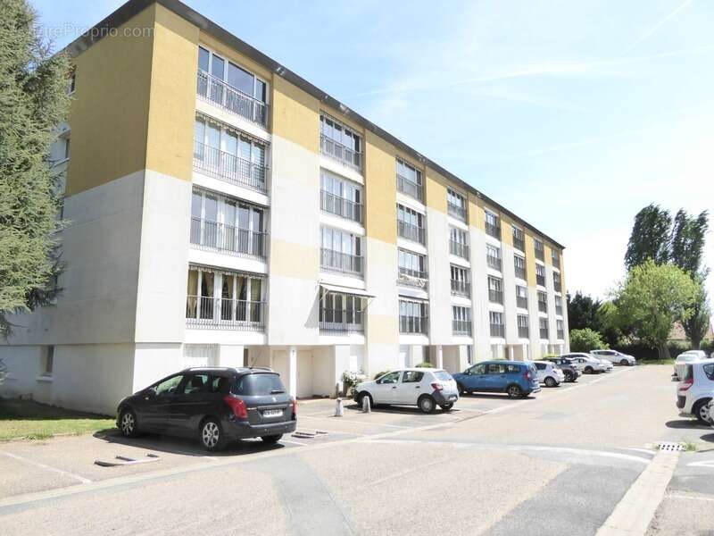 Appartement à BRUYERES-LE-CHATEL