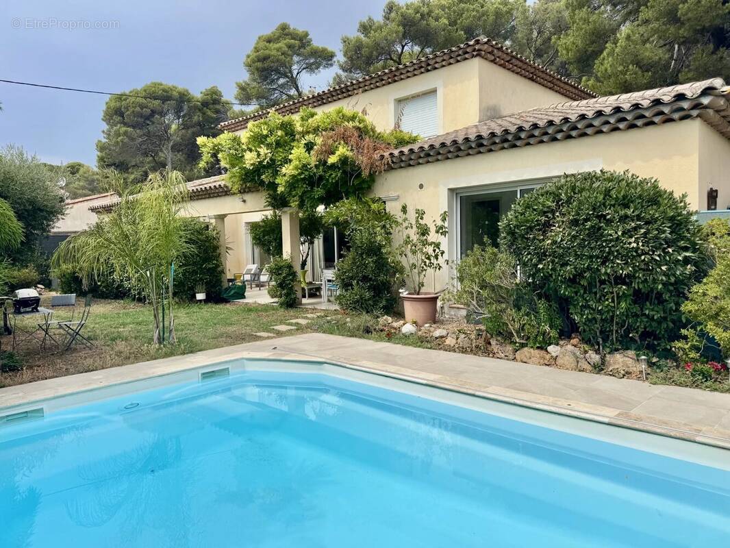 Maison à LE CANNET