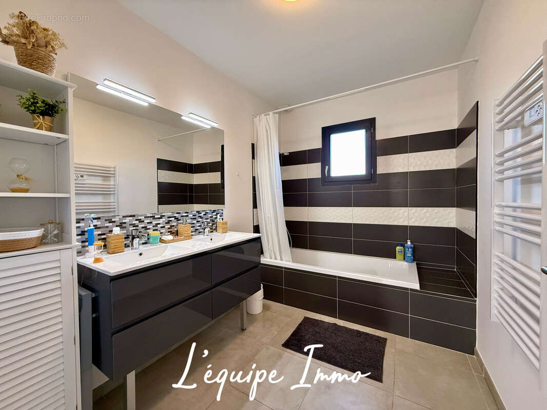 Maison contemporaine T5 de 120m2 sur 467m2 - photo 12