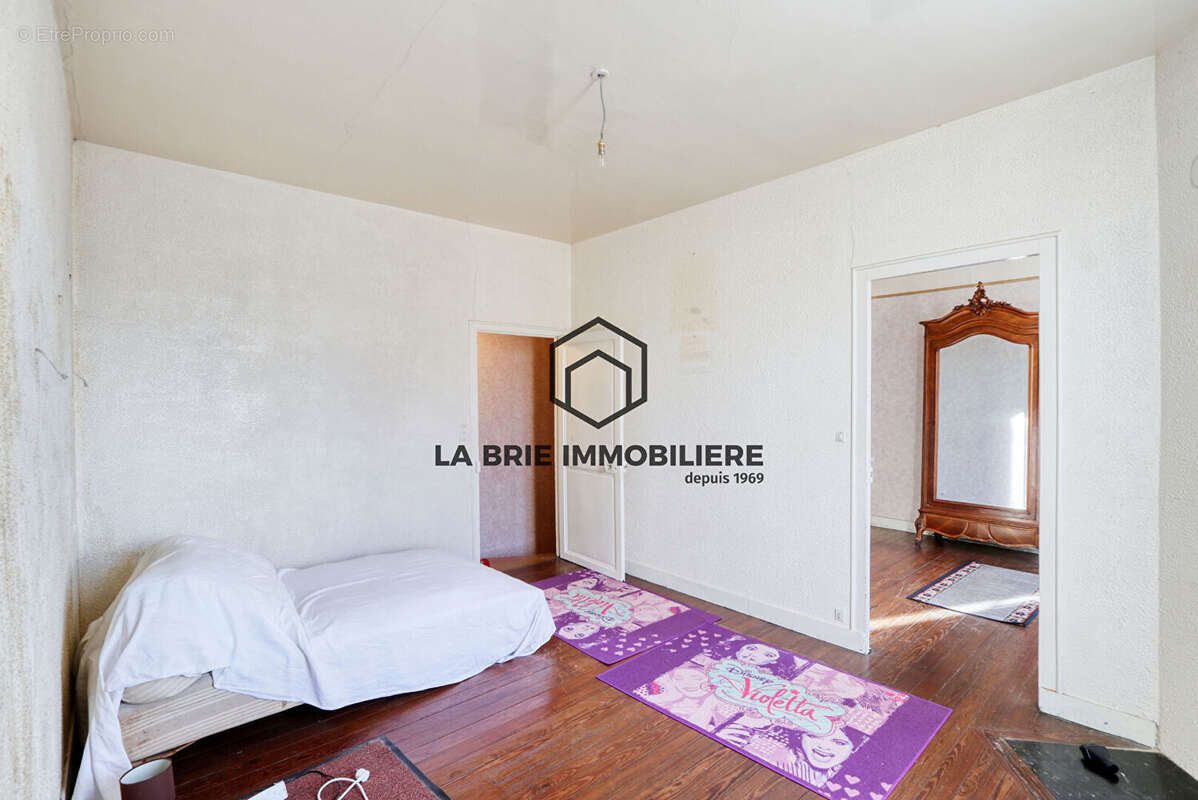 Maison à GRISY-SUISNES