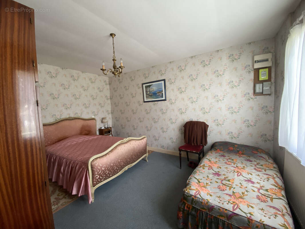 Maison à SAINT-MARTIN-DU-PUY