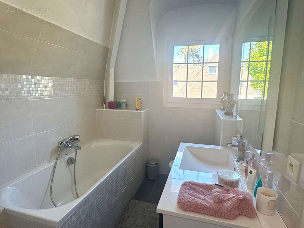 Maison à MAISONS-LAFFITTE