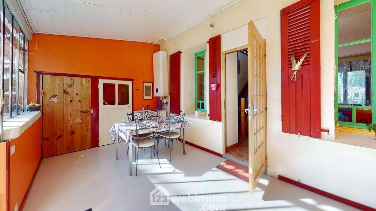 Lumineuse et ouverte sur le jardin. - Maison à JARD-SUR-MER