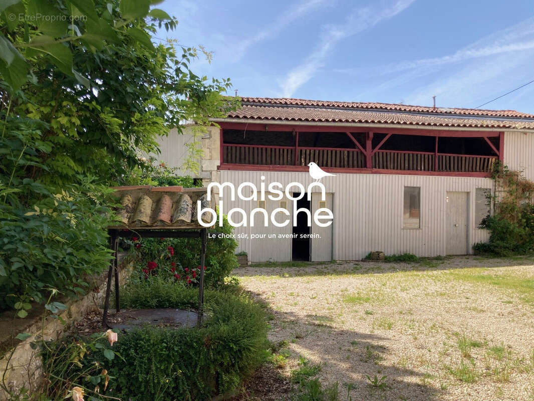 Maison 128 m² à Saint-Maixent-L'ecole  - photo 2