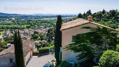 Maison à MANDELIEU-LA-NAPOULE