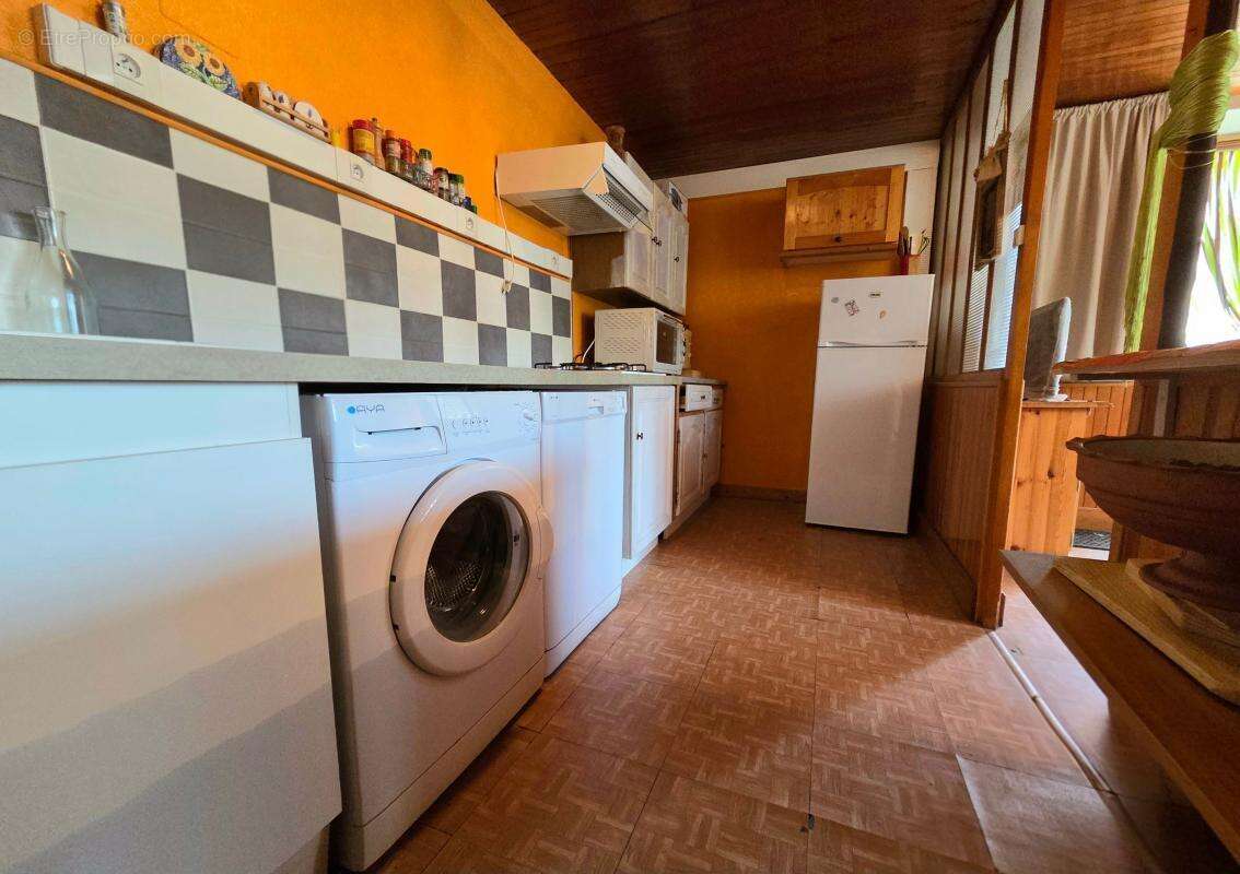 Maison à SAINT-CHRISTOPHE-SUR-GUIERS