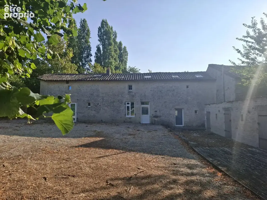 Maison à CHEF-BOUTONNE