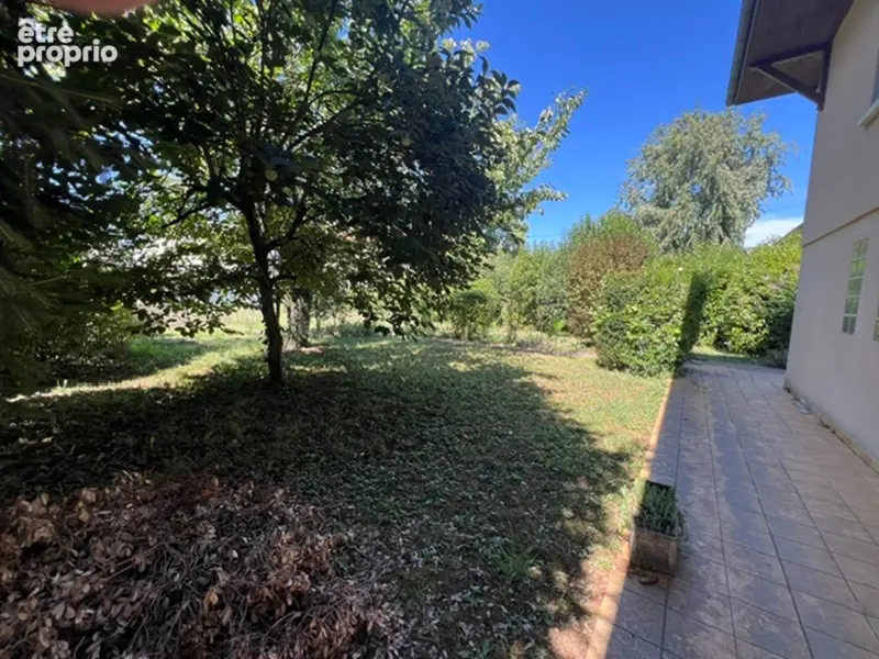 Centre-ville Aiguillon - Maison familiale 5 pièces avec jardin et garage - photo 16