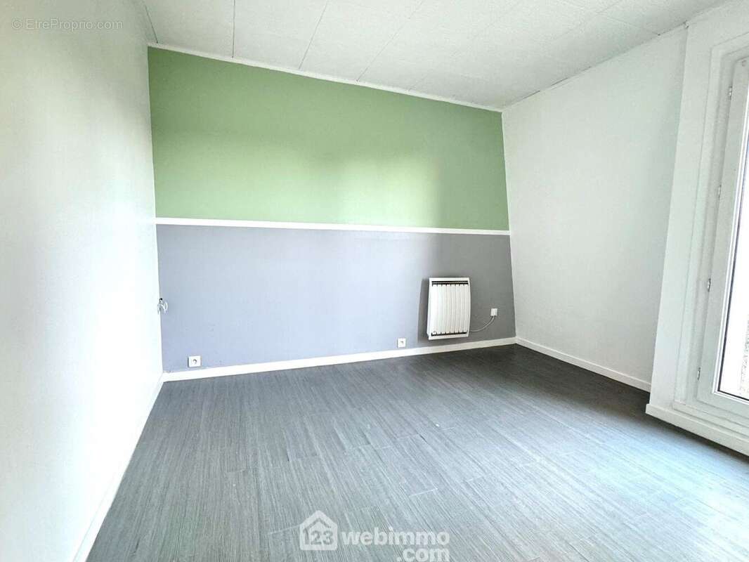 ... puis la dernière chambre. - Maison à BONDOUFLE