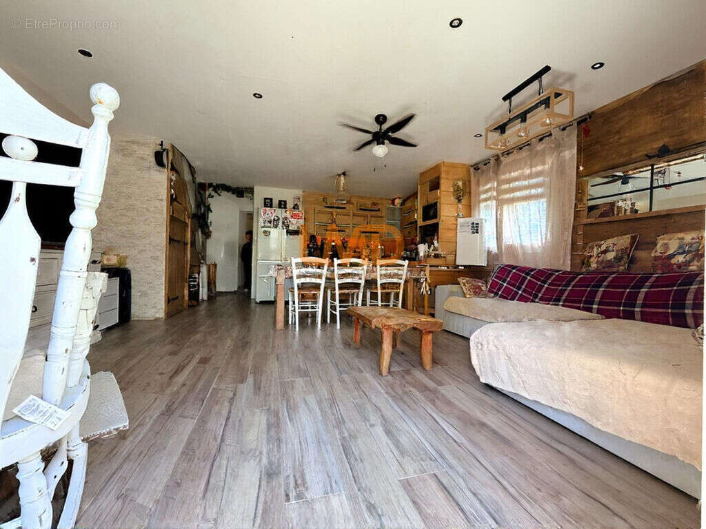 Propriété de 265 m², piscine, logements indépendants à Tourrette - photo 22