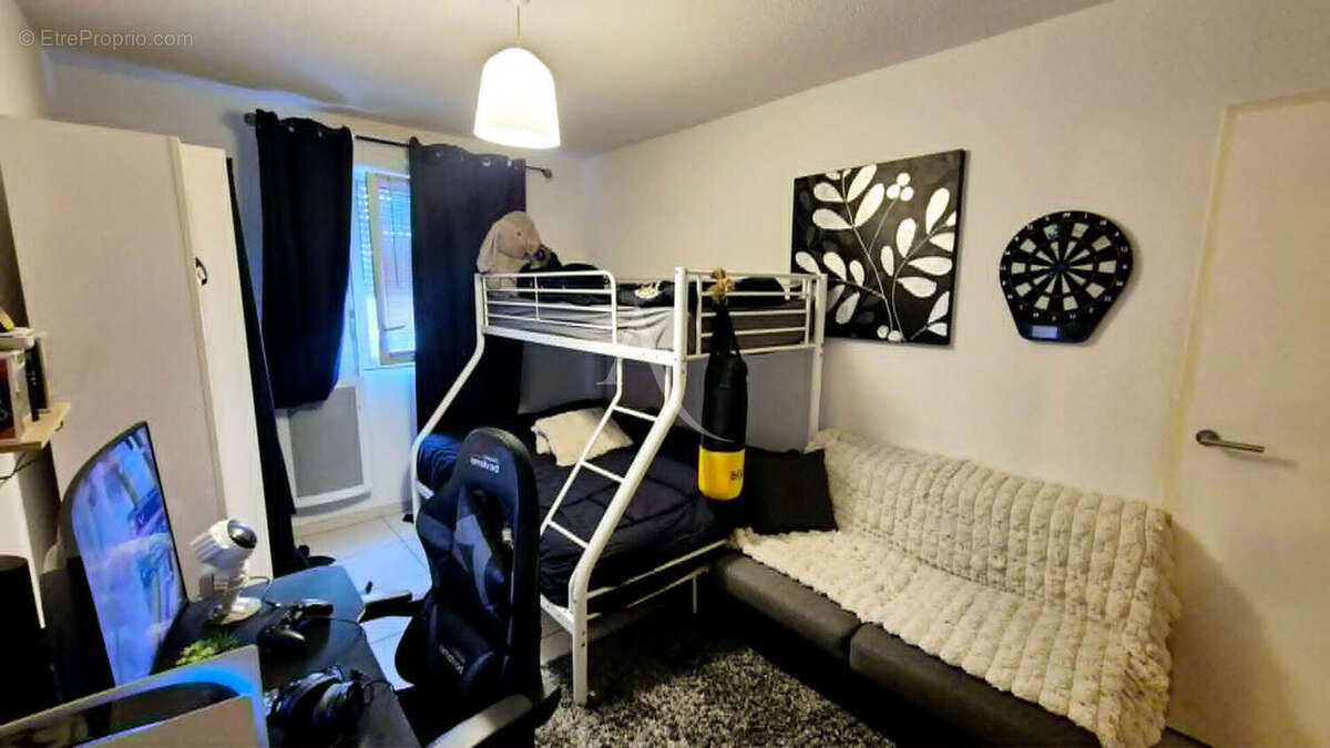 Appartement T3 à vendre à Frontignan - 65,65 m² - Résidence récente de 2020 - Terrasse de 12 m² - Parking privatif en sous-sol - photo 8